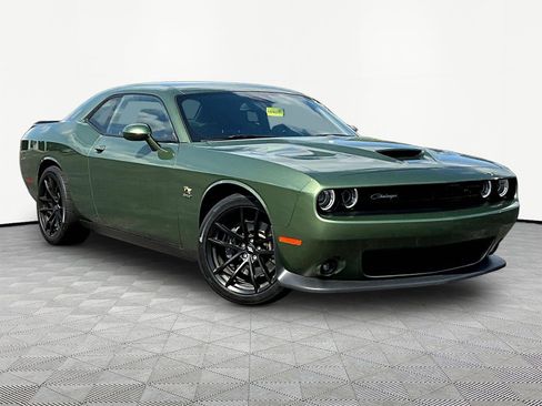 Used 2022 Dodge Challenger R/T Scat Pack RWD image 3