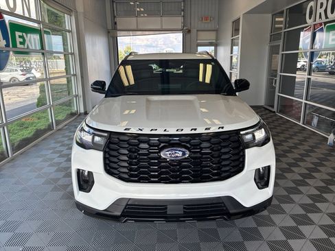 New 2026 Ford Explorer ST-Line w/ ST-Line Street Pack AWD/4WD image 2