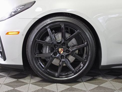 Used 2025 Porsche Panamera 4 image 39