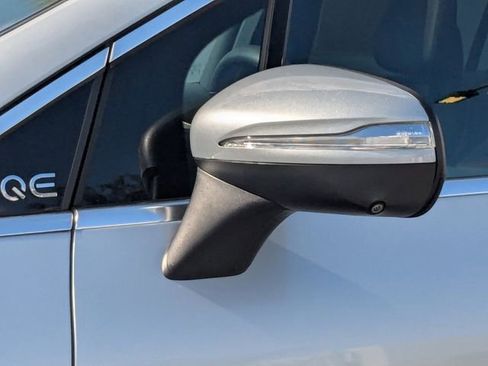 Used 2023 Mercedes-Benz EQE 350+ SUV image 11