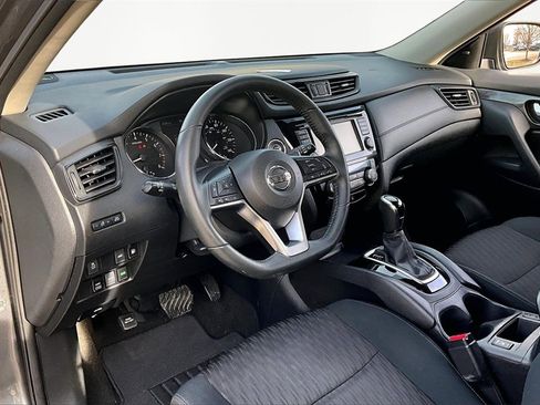 Used 2018 Nissan Rogue SV image 14