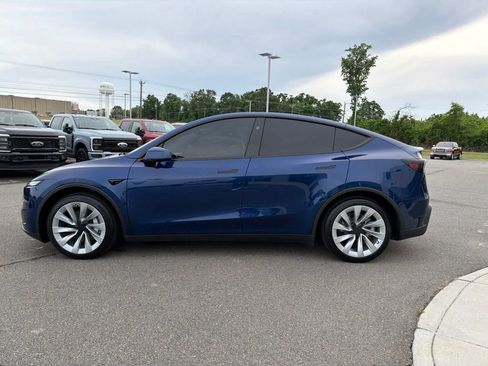 Used 2026 Tesla Model Y Long Range RWD image 7