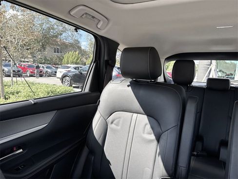 Used 2024 MAZDA CX-90 Plug-In Hybrid w/ Premium Pkg image 18