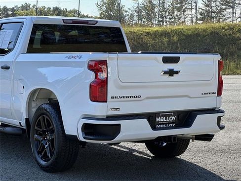 Used 2025 Chevrolet Silverado 1500 Custom w/ Turbomax Blackout Package image 4