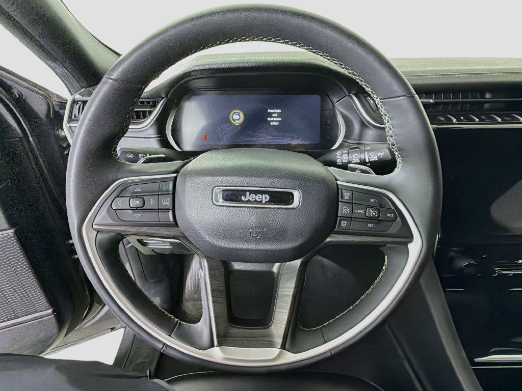 Used 2024 Jeep Grand Cherokee L Limited w/ Black Appearance Package RWD image 15