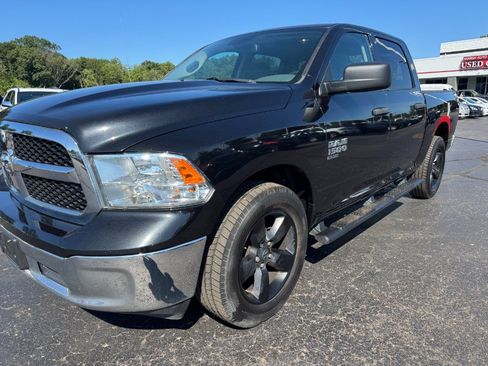 Used 2019 RAM 1500 ST w/ SXT Appearance Group AWD/4WD image 8