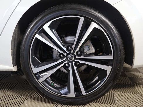 Used 2023 Nissan Sentra SR w/ SR Premium Package FWD image 20