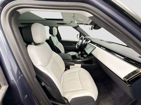 Used 2023 Land Rover Range Rover Sport First Edition AWD/4WD image 19