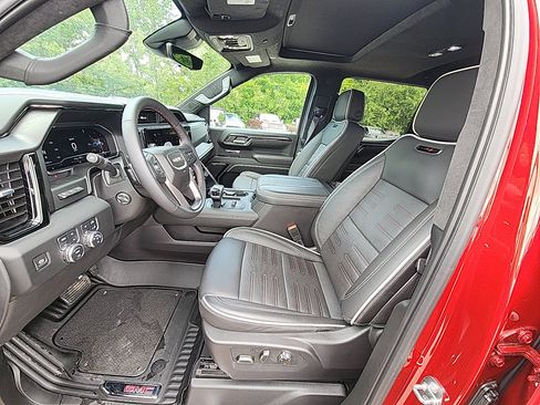 Used 2024 GMC Sierra 1500 AT4X image 17