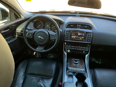 Used 2017 Jaguar XE Prestige image 14