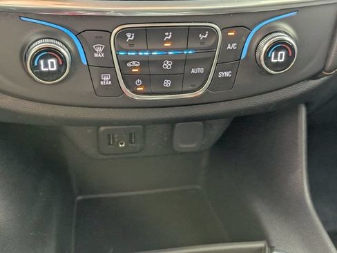 Used 2020 Chevrolet Traverse LS w/ LPO, Blackout Package FWD image 20