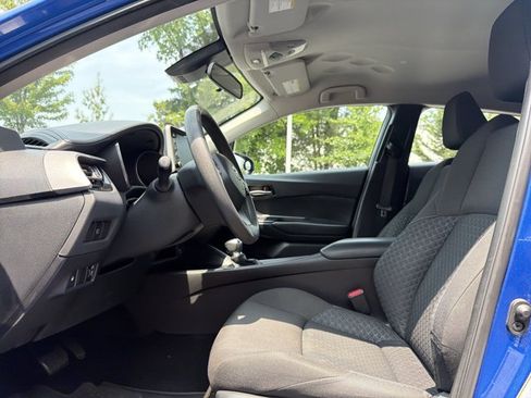 Used 2020 Toyota C-HR LE FWD image 11