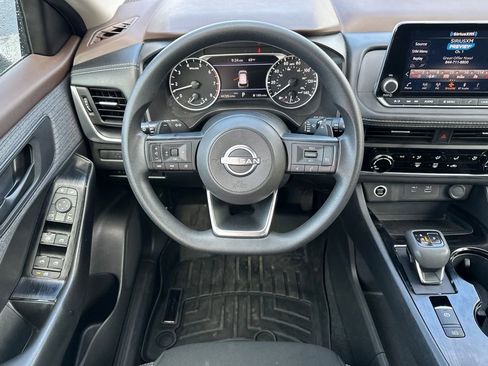 Used 2023 Nissan Rogue S image 16