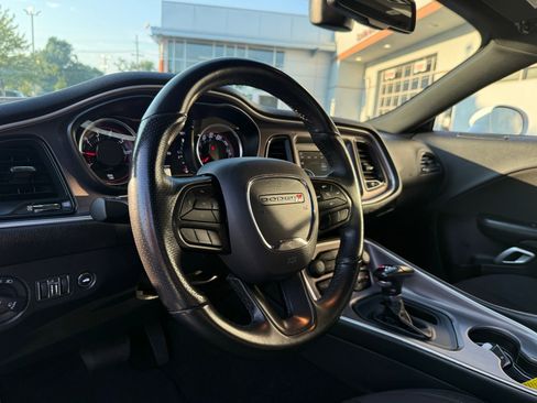 Used 2022 Dodge Challenger GT image 10