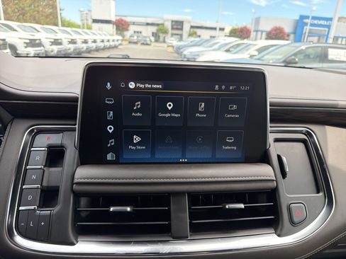 Used 2022 Chevrolet Suburban LT w/ LT Signature Package AWD/4WD image 22