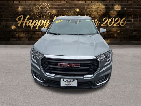 Used 2024 GMC Terrain SLE image 9