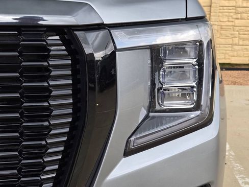 Used 2023 GMC Yukon SLT w/ SLT Premium Package RWD image 16