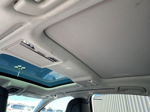 Used 2021 Audi A8 L 4.0T w/ Luxury Package image 12