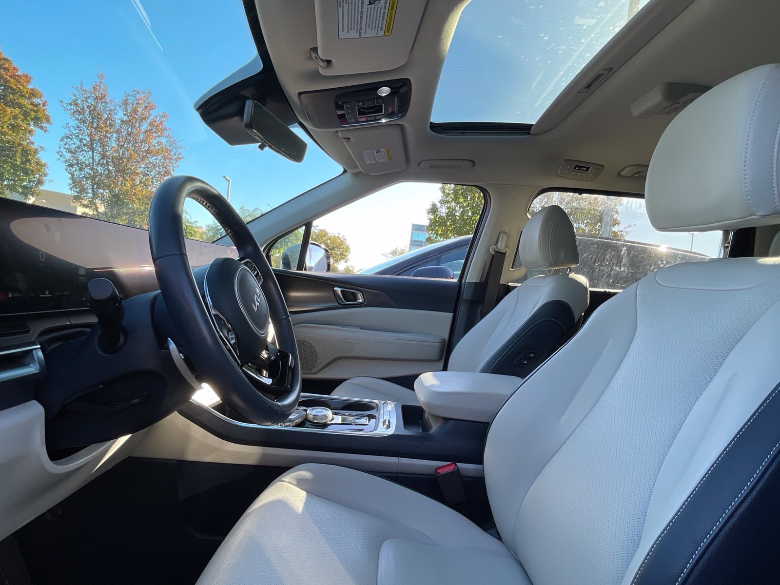 Used 2025 Kia Carnival SX Prestige FWD image 5
