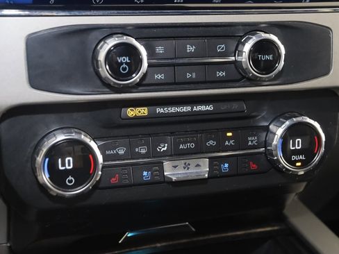 Used 2022 Ford F250 Lariat w/ Chrome Package image 30