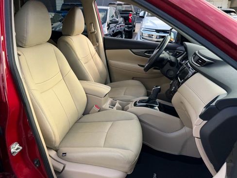 Used 2019 Nissan Rogue SV FWD image 19