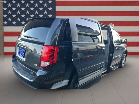 Used 2011 Dodge Grand Caravan Mainstreet w/ PWR Convenience Group image 14