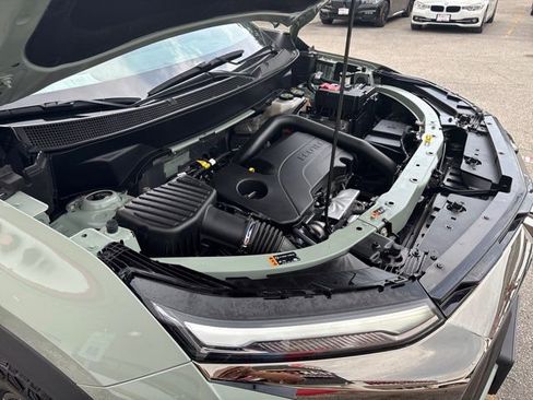 Used 2025 Chevrolet Equinox ACTIV w/ Safety and Technology Package FWD image 54