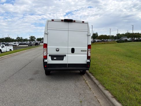 Used 2023 RAM ProMaster 2500 FWD image 9