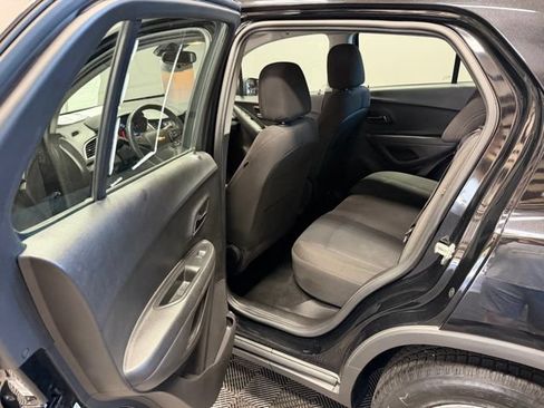 Used 2019 Chevrolet Trax LS FWD image 18