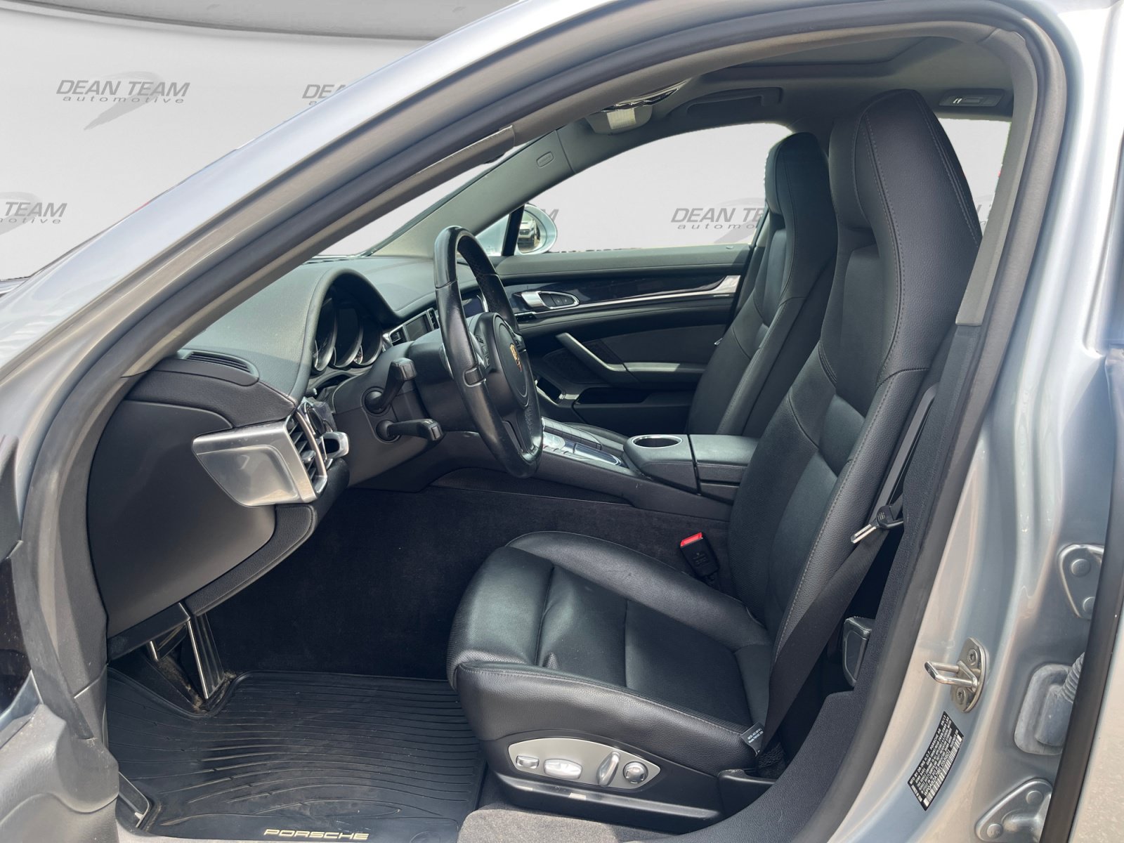 Used 2014 Porsche Panamera image 11