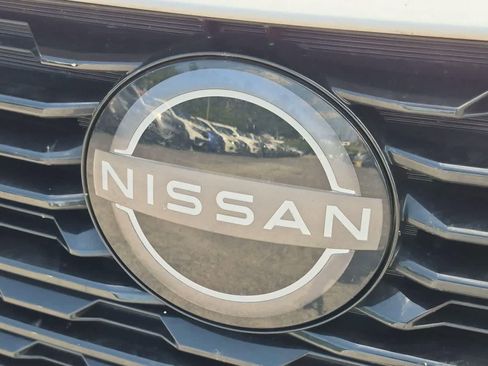 Used 2024 Nissan Sentra SV FWD image 11
