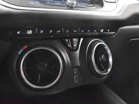 Used 2020 Chevrolet Blazer LT FWD image 17