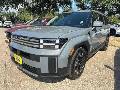 Used 2025 Hyundai Santa Fe SEL image 4