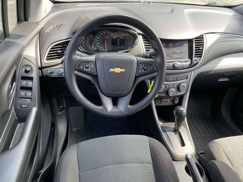 Used 2021 Chevrolet Trax LS w/ Tint and Cruise Package FWD image 17