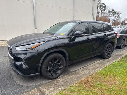 Used 2023 Toyota Highlander LE