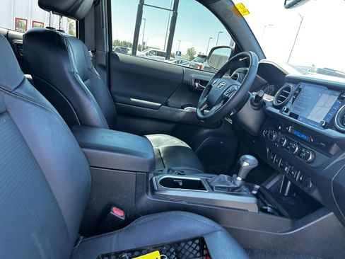 Used 2023 Toyota Tacoma TRD Off-Road w/ TRD Premium Off Road Package AWD/4WD image 13