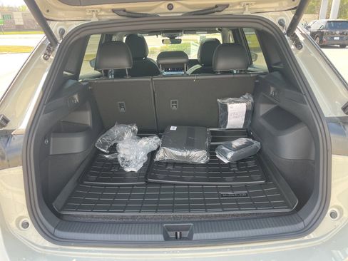 New 2026 Volkswagen Tiguan SE R-Line FWD image 18