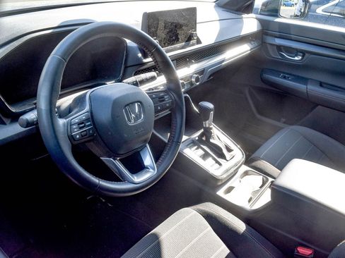 Used 2025 Honda CR-V Sport image 11
