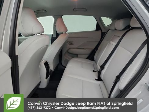 Used 2025 Hyundai Kona SEL AWD/4WD image 28