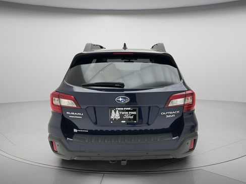 Used 2018 Subaru Outback 3.6R Limited AWD/4WD image 4