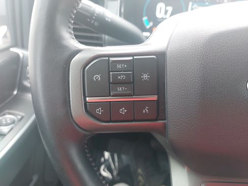Used 2022 Ford F150 Lariat w/ Trailer Tow Package AWD/4WD image 18