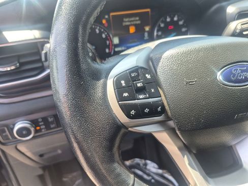 Used 2022 Ford Explorer Limited w/ Equipment Group 301A AWD/4WD image 15