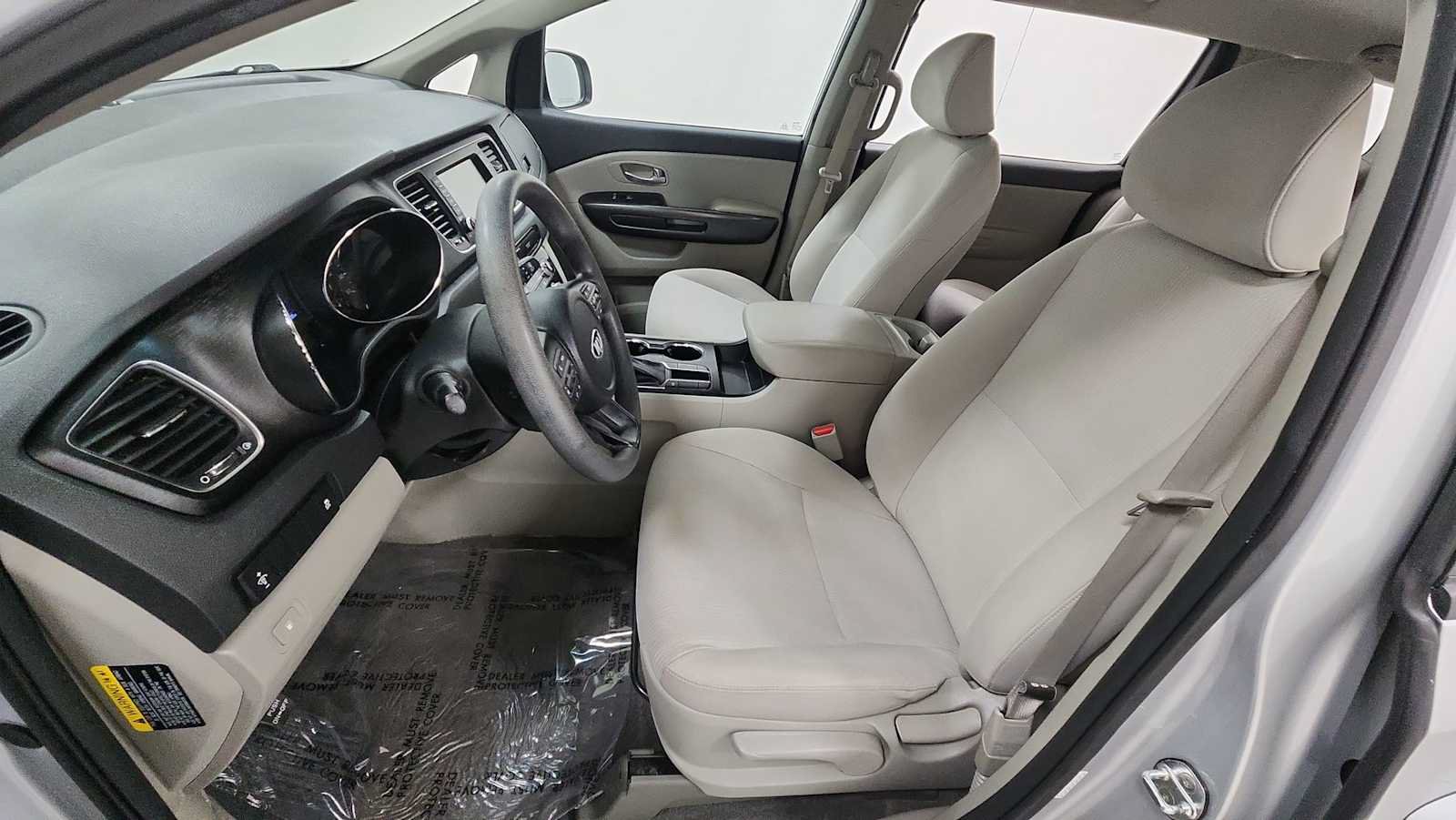 Used 2019 Kia Sedona L FWD image 13
