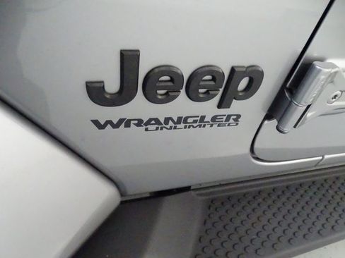 Certified 2021 Jeep Wrangler Unlimited Sahara image 24
