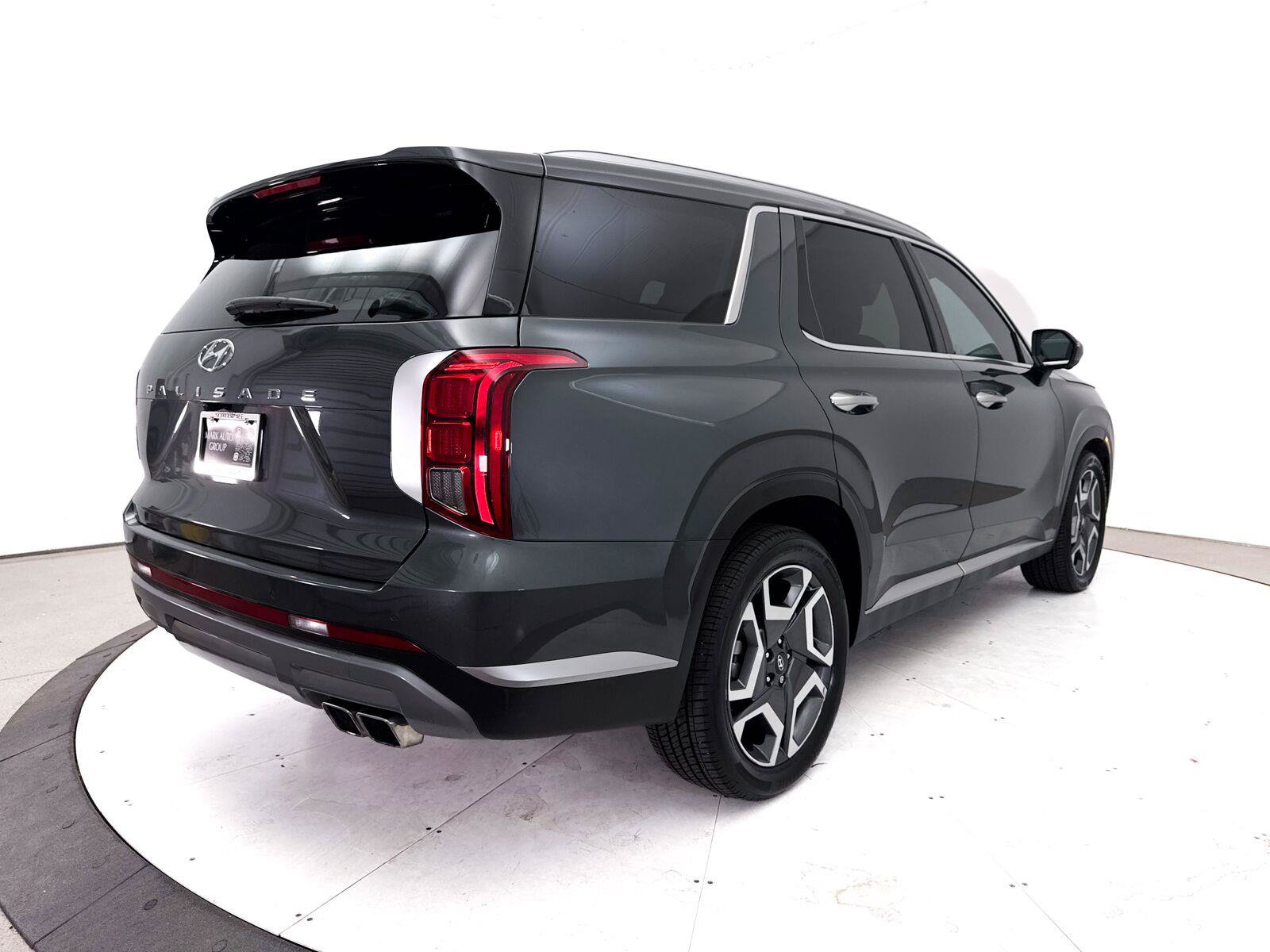 Used 2024 Hyundai Palisade SEL w/ Premium Package FWD image 21