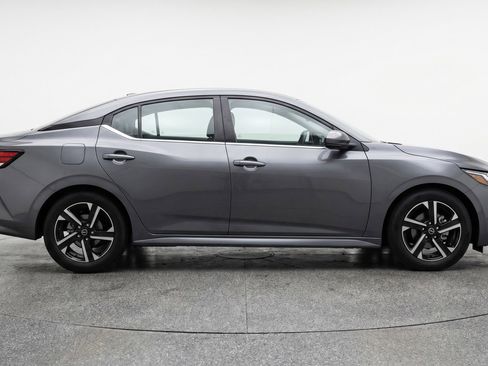 Used 2025 Nissan Sentra SV FWD image 11