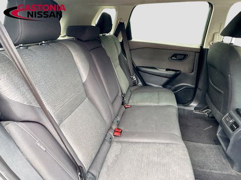 Used 2021 Nissan Rogue S image 32