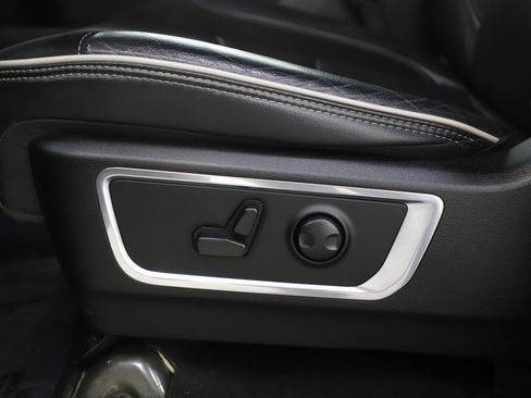 Used 2025 RAM 1500 Laramie image 27