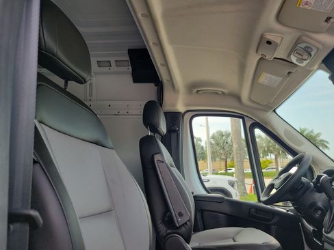 Used 2026 RAM ProMaster 2500 w/ Convenience Group FWD image 16