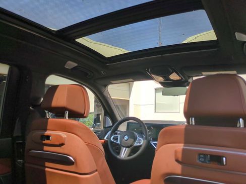 New 2026 BMW X7 M60i image 23